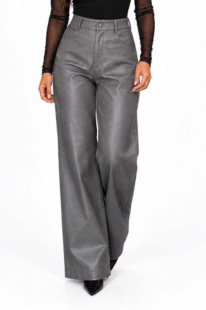 Pantalón efecto piel