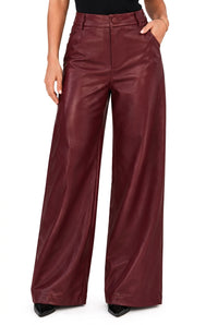 Pantalón efecto piel