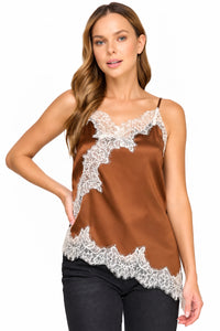 Blusa asimétrica con encaje