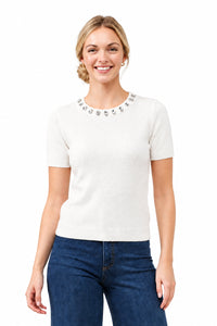 Playera tejida con piedras en cuello